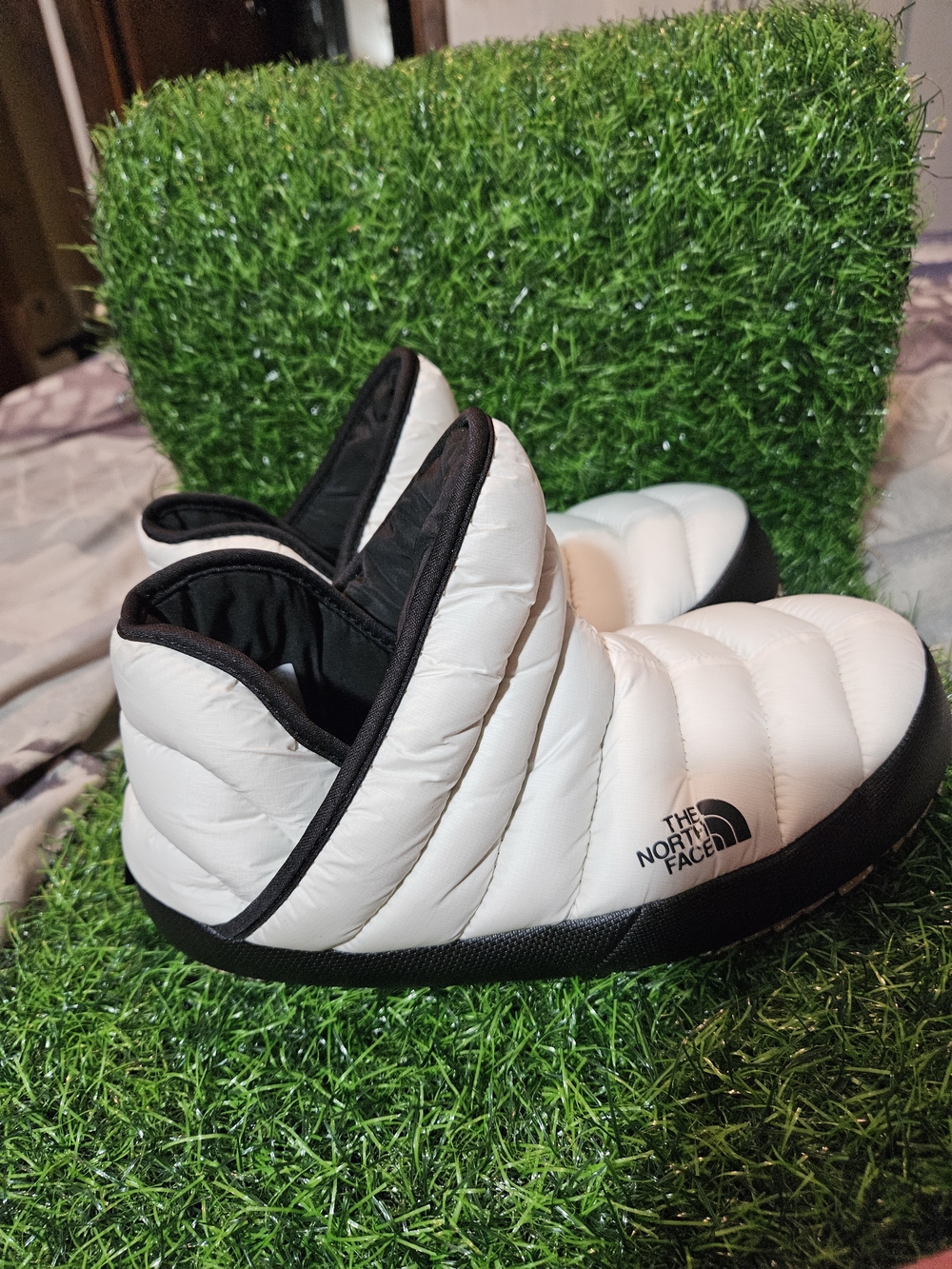 The North Face thermoball Womens White Insulated Slip-On Shoes - Picture 4 of 8